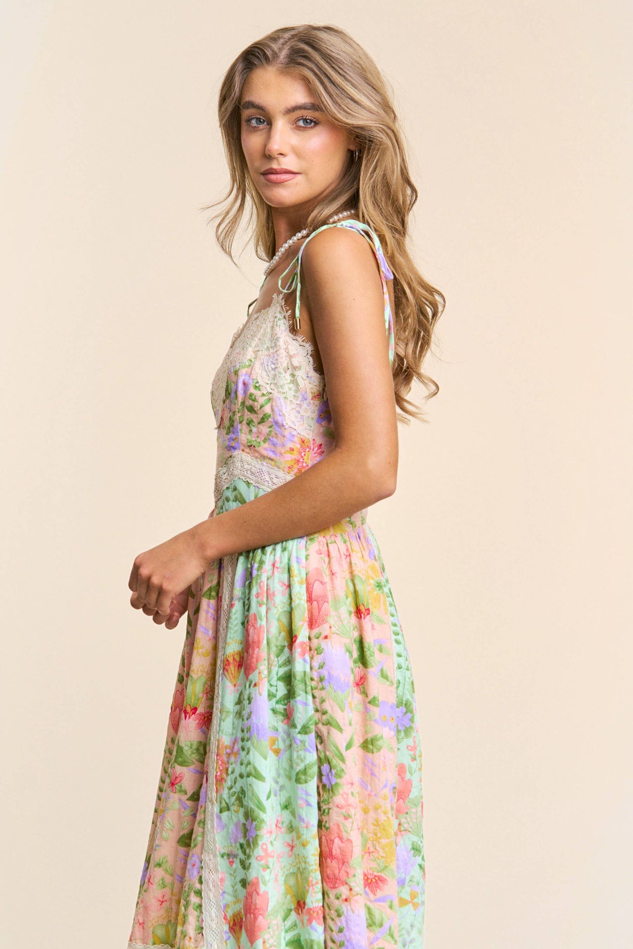 Spaghetti Multicolor Floral Print Tiered Dress Sm - Lg