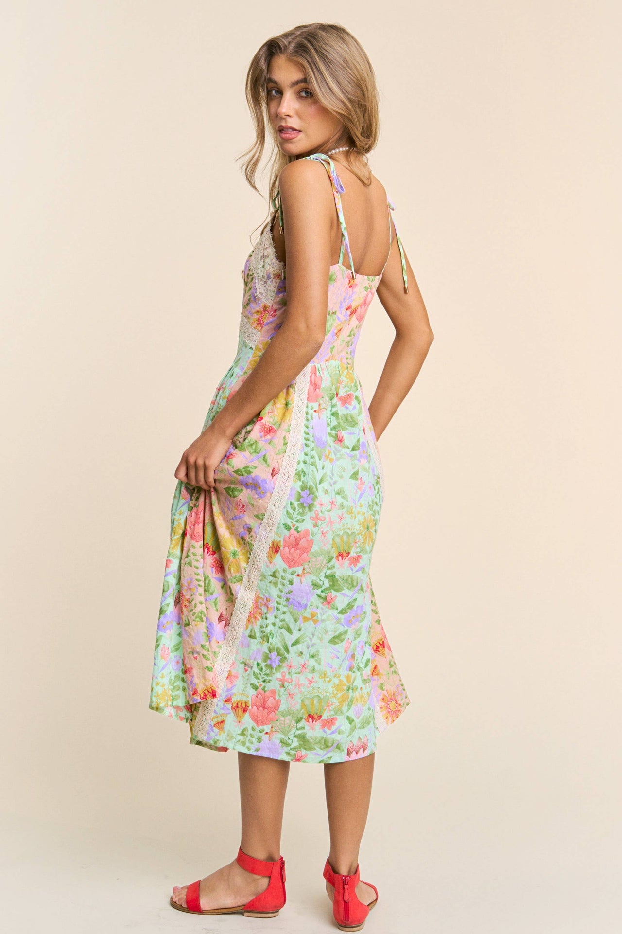 Spaghetti Multicolor Floral Print Tiered Dress Sm - Lg