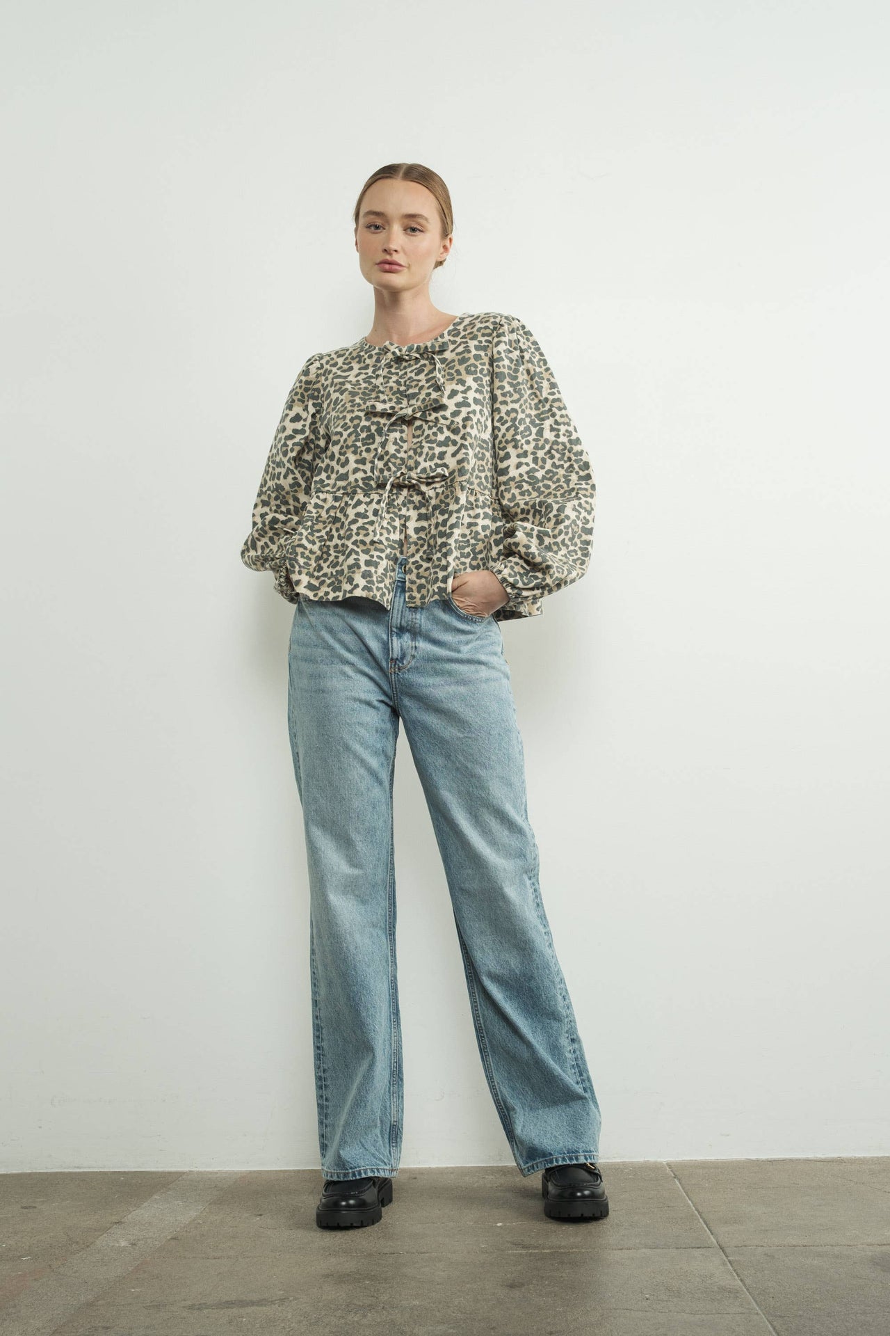 ANIMAL LONG SLEEVE ANIMAL PRINT BOW TIE BLOUSE
