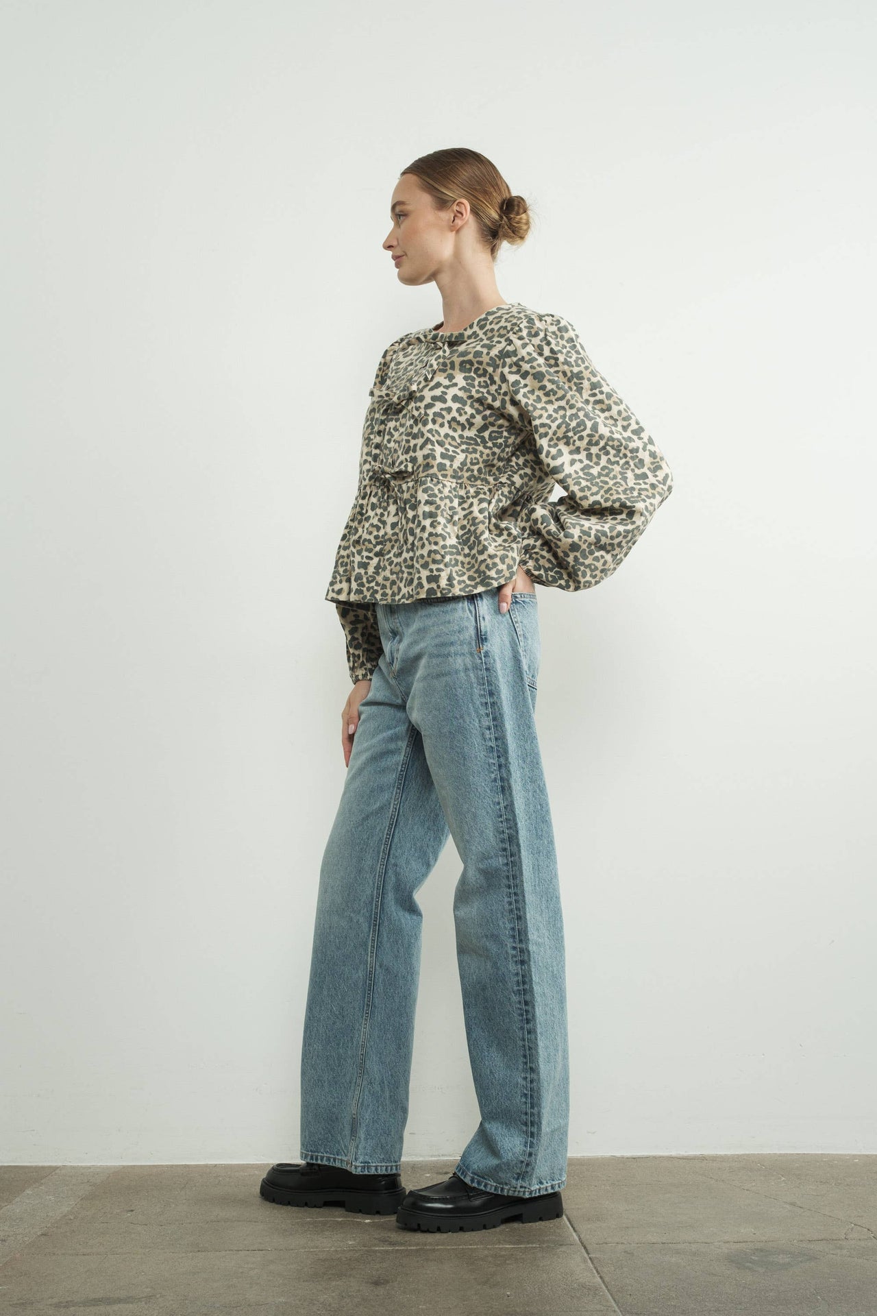 ANIMAL LONG SLEEVE ANIMAL PRINT BOW TIE BLOUSE