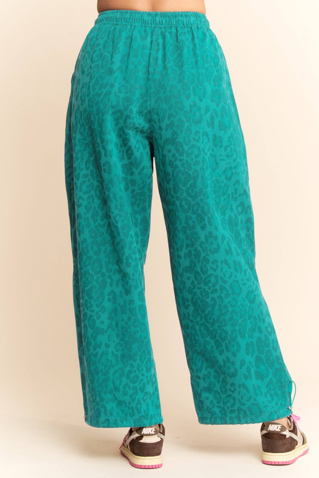 LEOPARD ELASTIC WAIST KNEE STITCH JOGGER PANTS