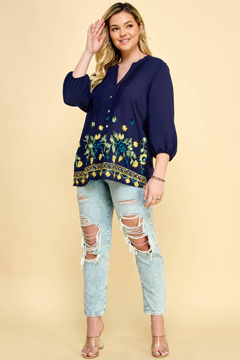 PLUS SIZE 3/4 SLEEVE EMBROIDERED BLOUSE