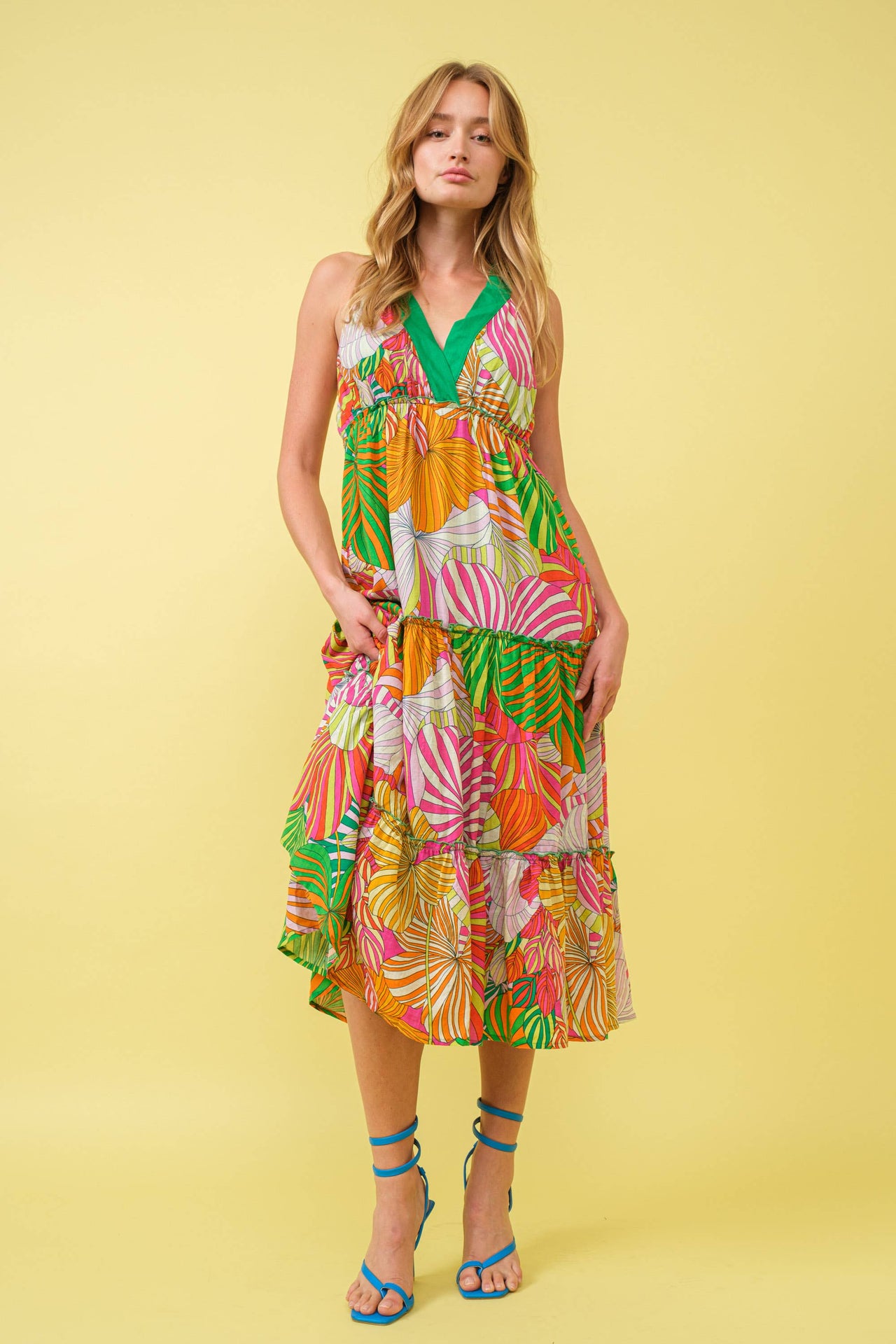 Tropical Halter Strap Empire Tiered Midi Dress: MULTI GREEN