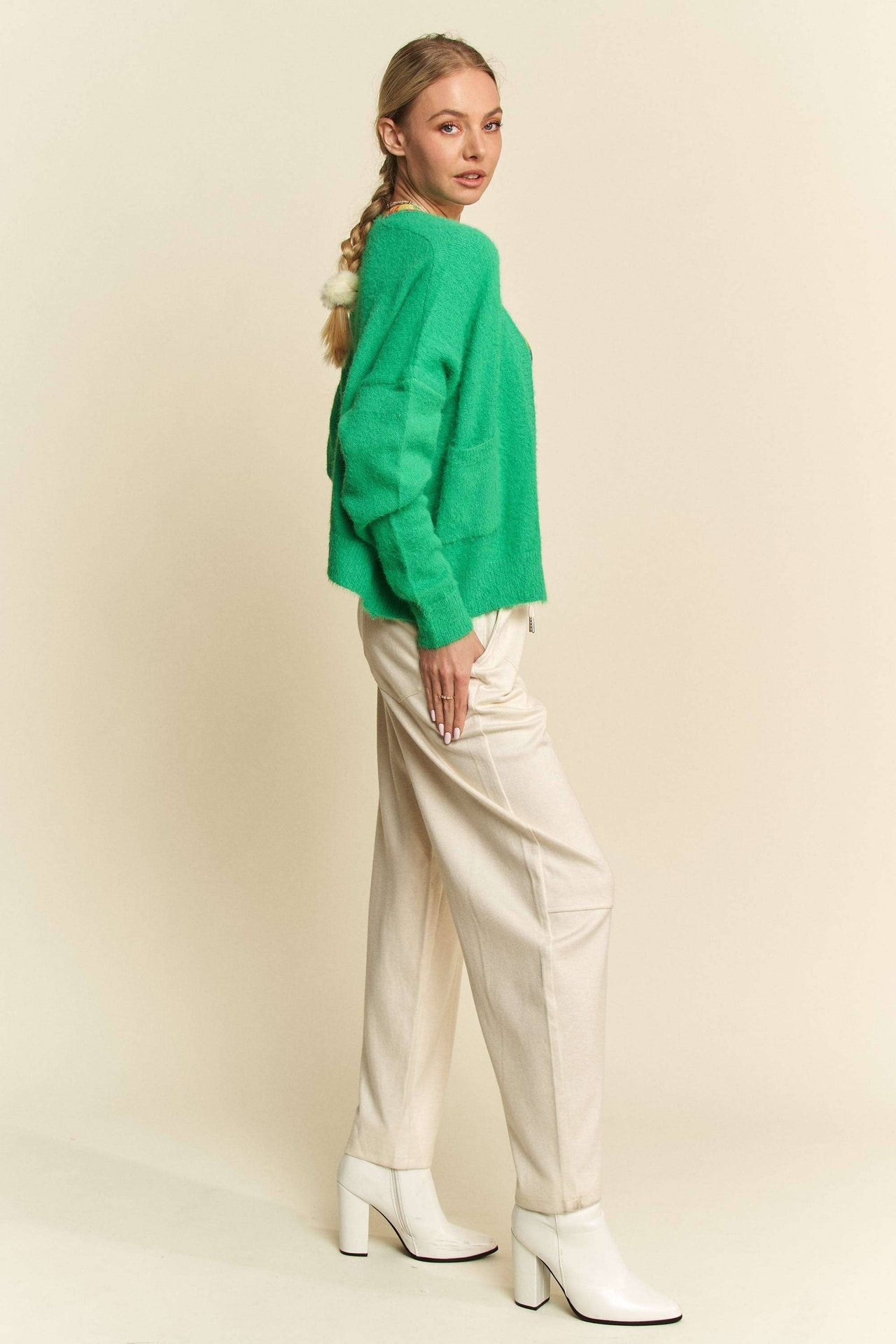 Spring Green Loose-Fit Knit Cardigan with Patch Pockets and Dropped Shoulders