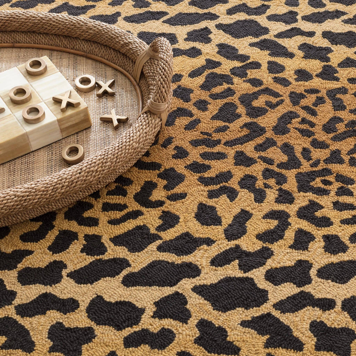 Leopard Hand Micro Hooked Wool Rug | Brown