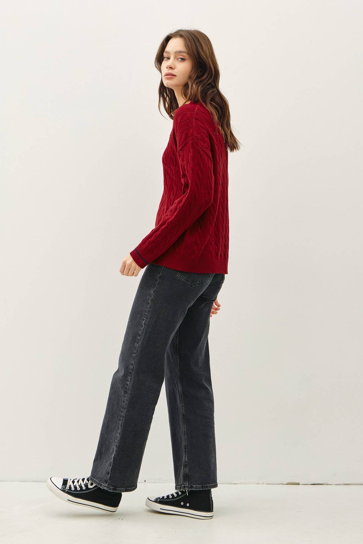 CHUNKY CABLE KNIT SWEATER WITH ACCENT DETAIL