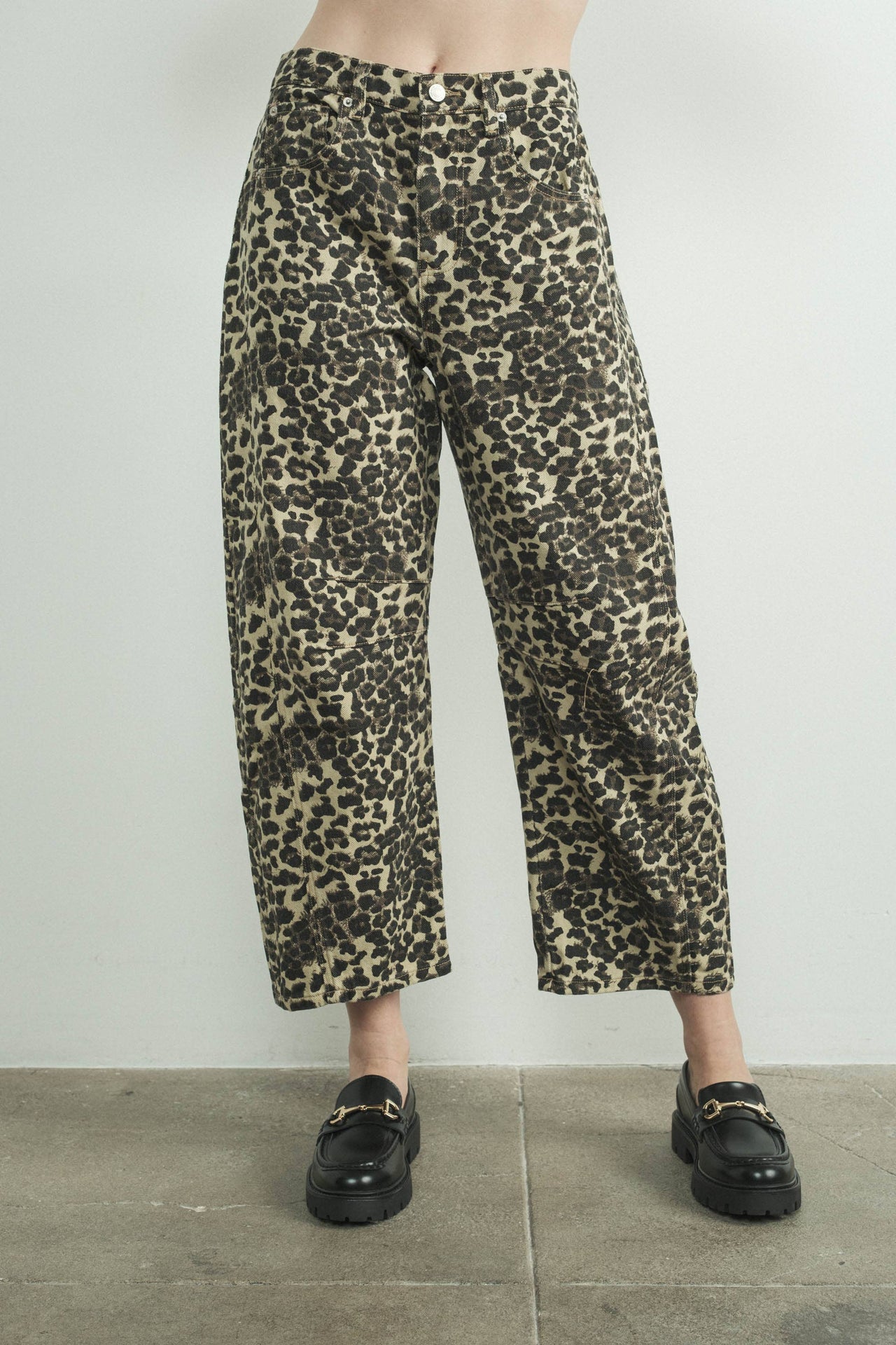 Leopard Print Baggy Barrel Jeans with Wide-Leg Fit and Mid-Rise Waist