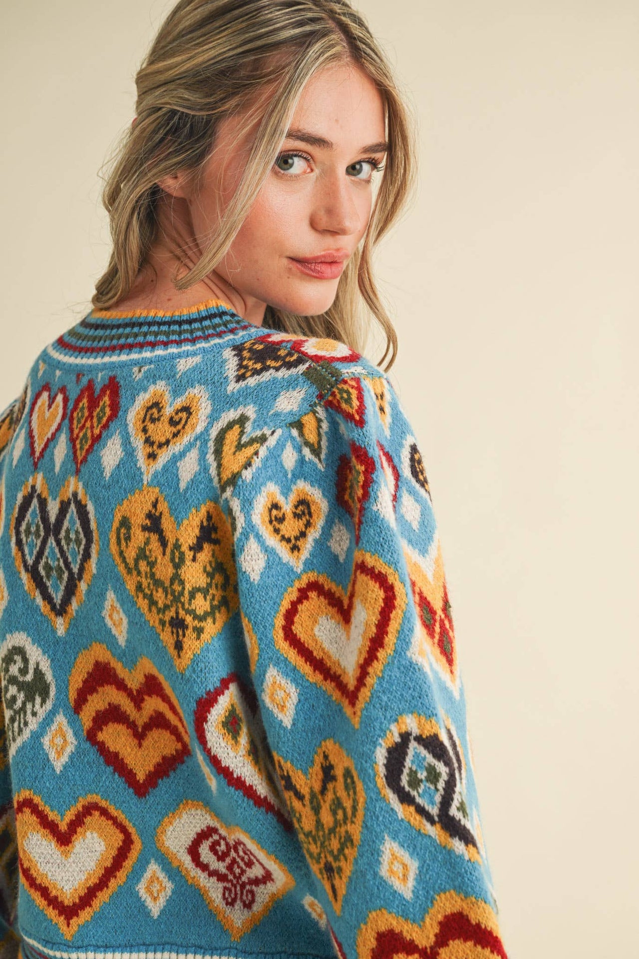 HEART PATTERN PULLOVER SWEATER
