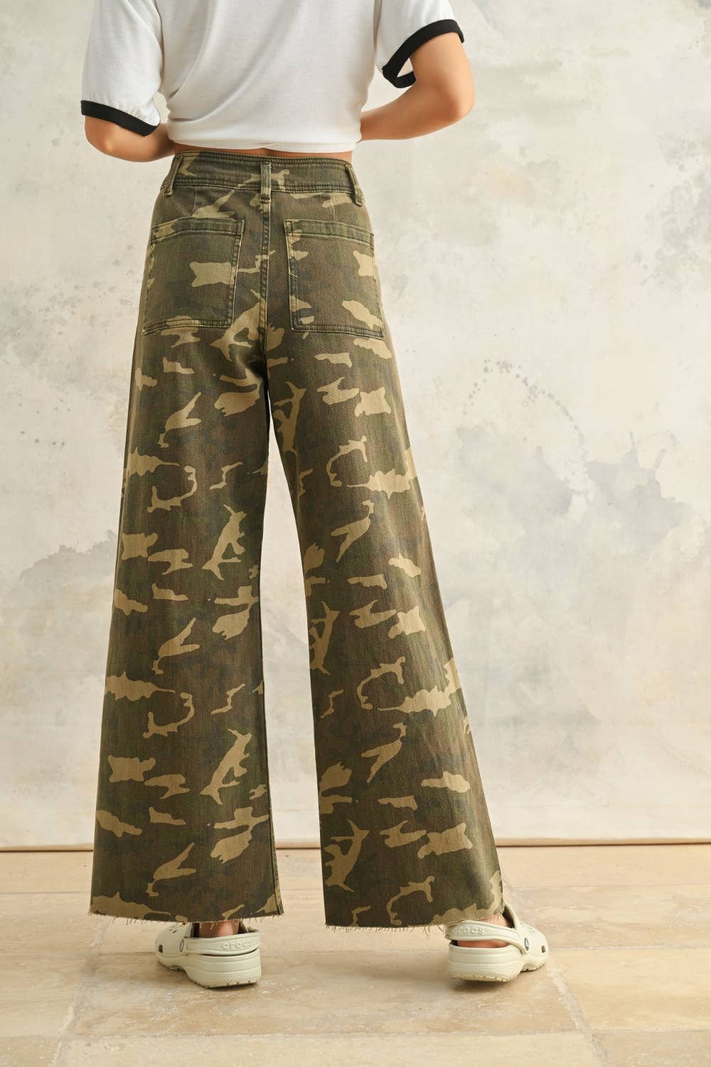CAMOUFLAGE PRINT STRETCH PANTS