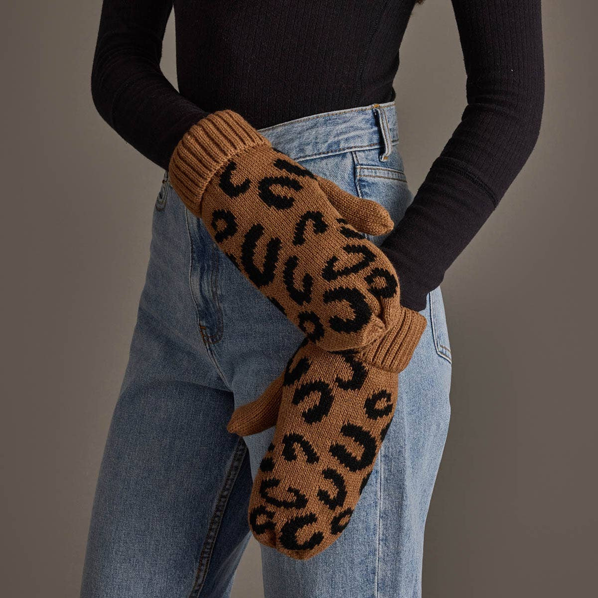 Camel Leopard Pattern Knit Mittens