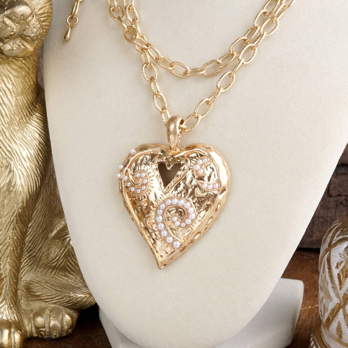 Heartbound Muse – Long Heart Necklace in Gold & Pearls