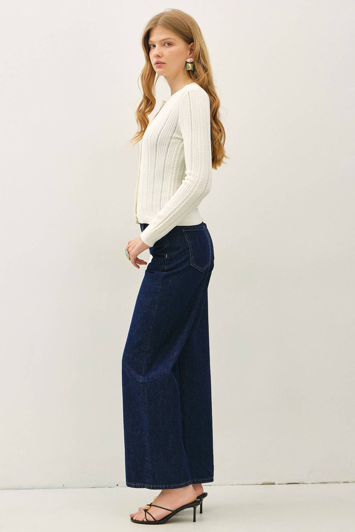 ULTRA SOFT POINTELLE FITTED CARDIGAN