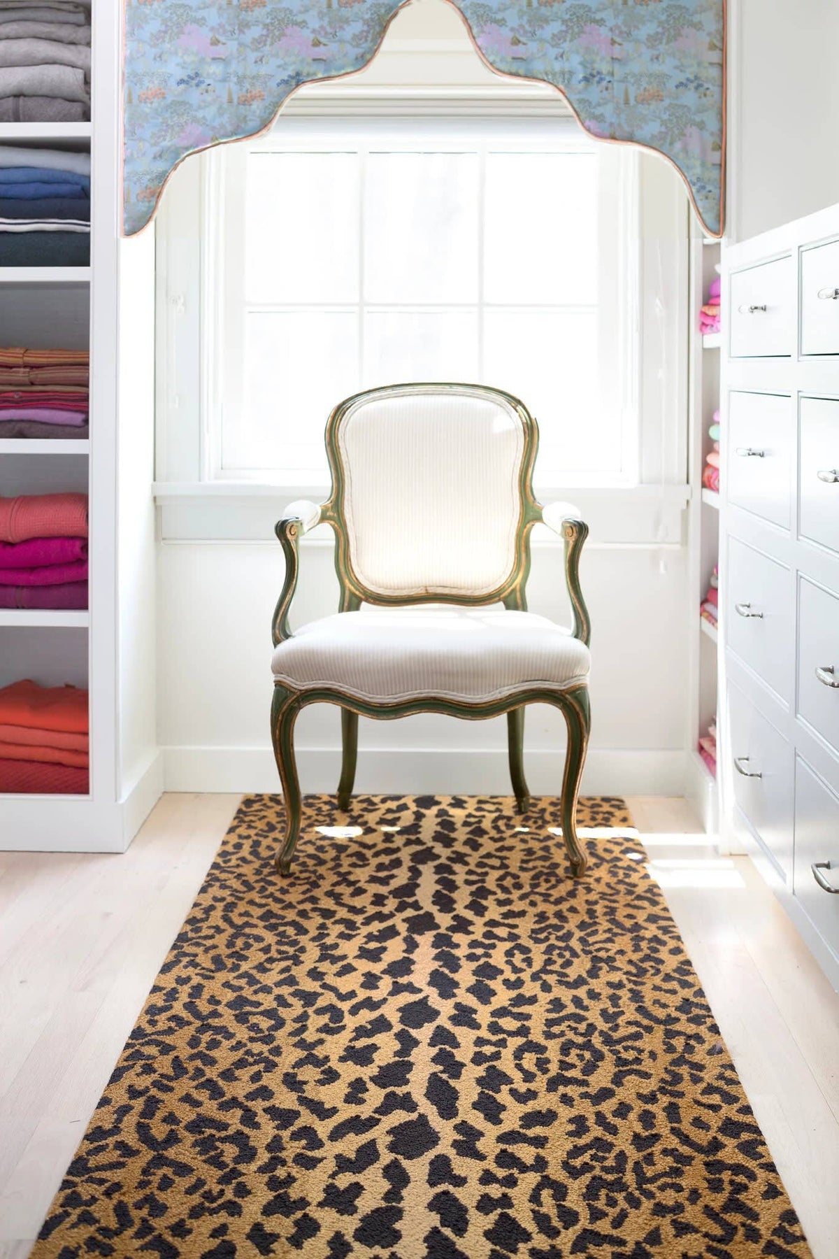 Leopard Hand Micro Hooked Wool Rug | Brown