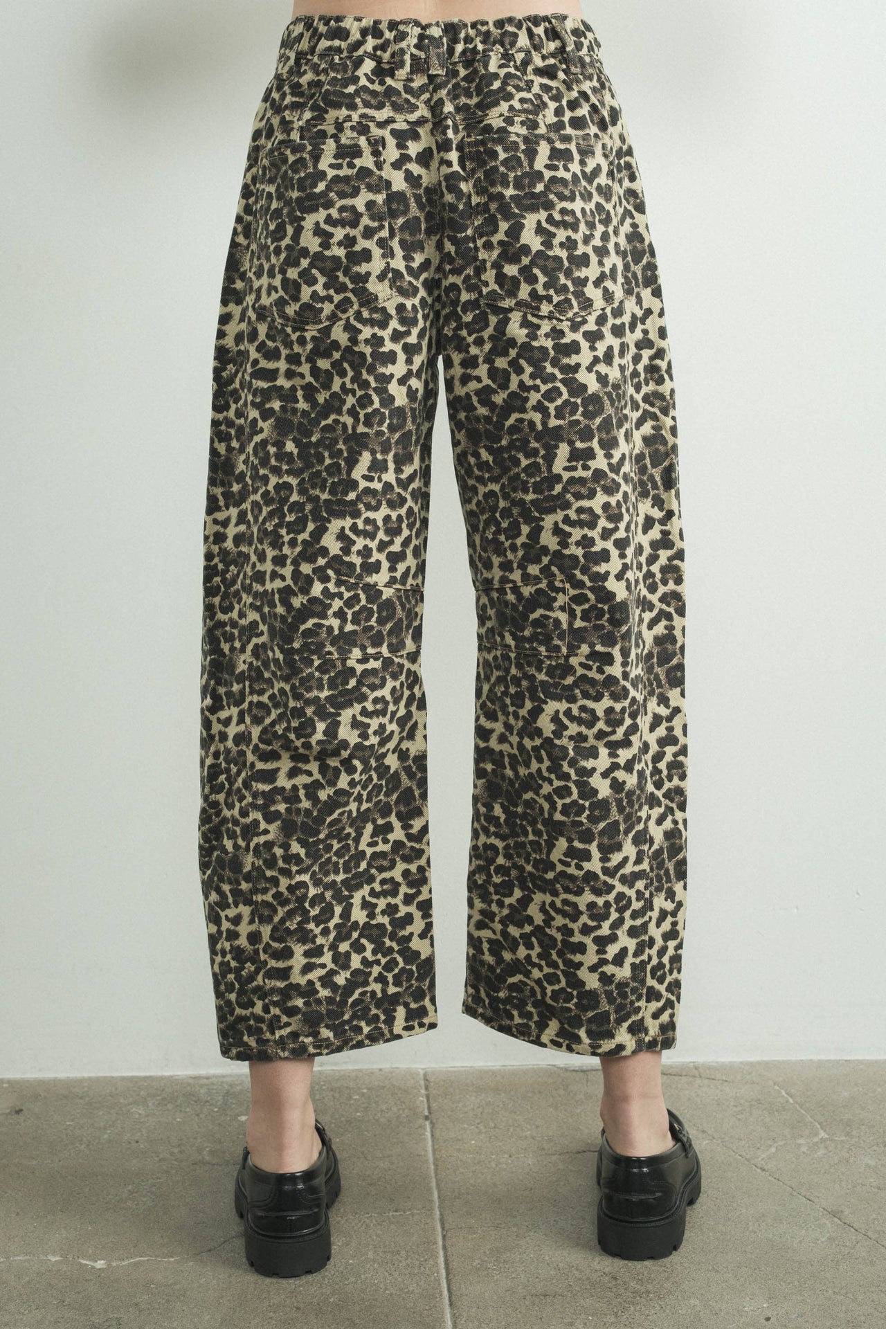 Leopard Print Baggy Barrel Jeans with Wide-Leg Fit and Mid-Rise Waist