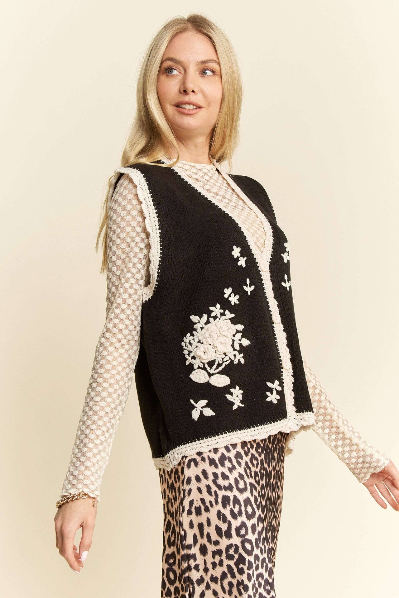 FLORAL EMBROIDERED LACE SWEATER KNIT VEST TOP
