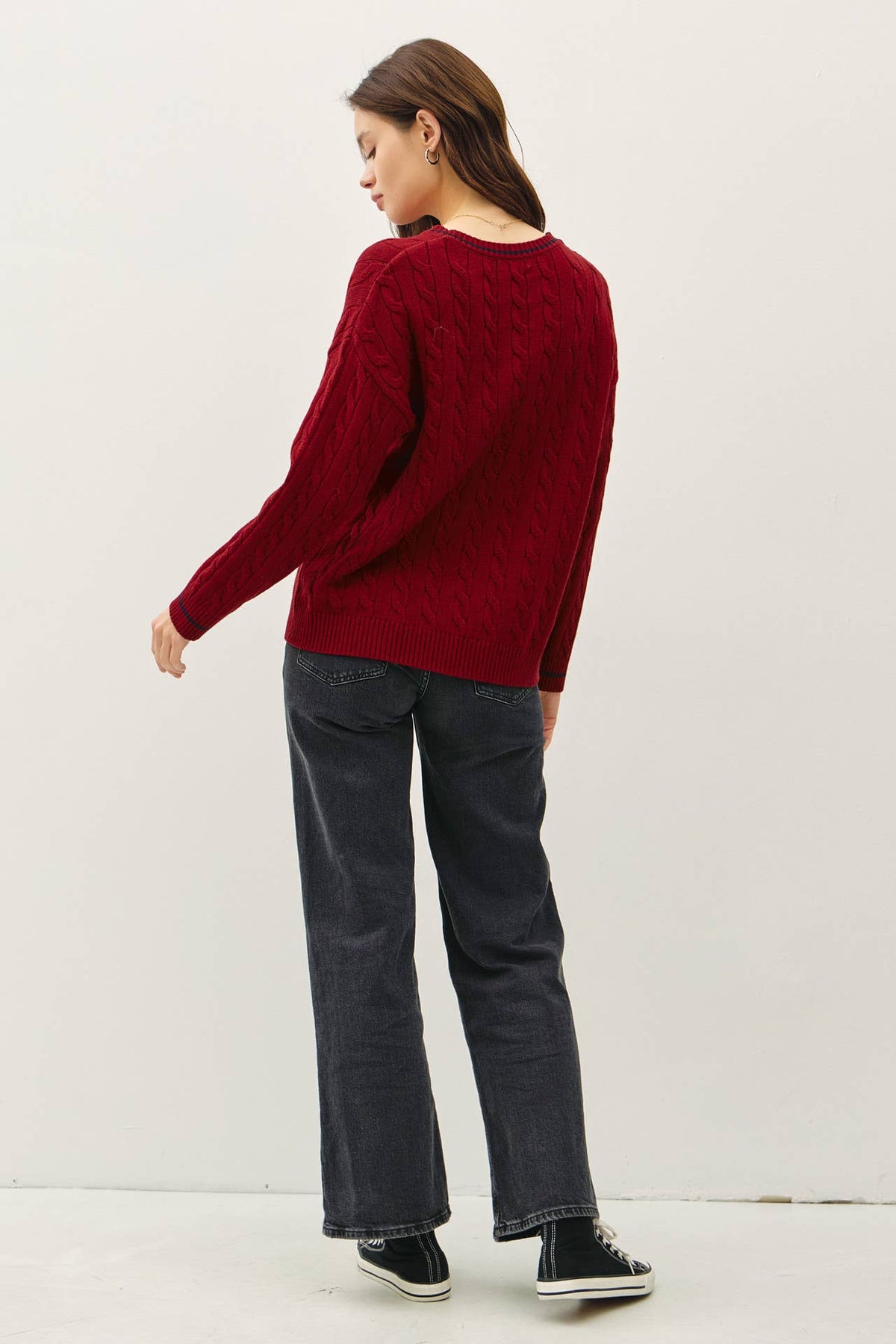 CHUNKY CABLE KNIT SWEATER WITH ACCENT DETAIL