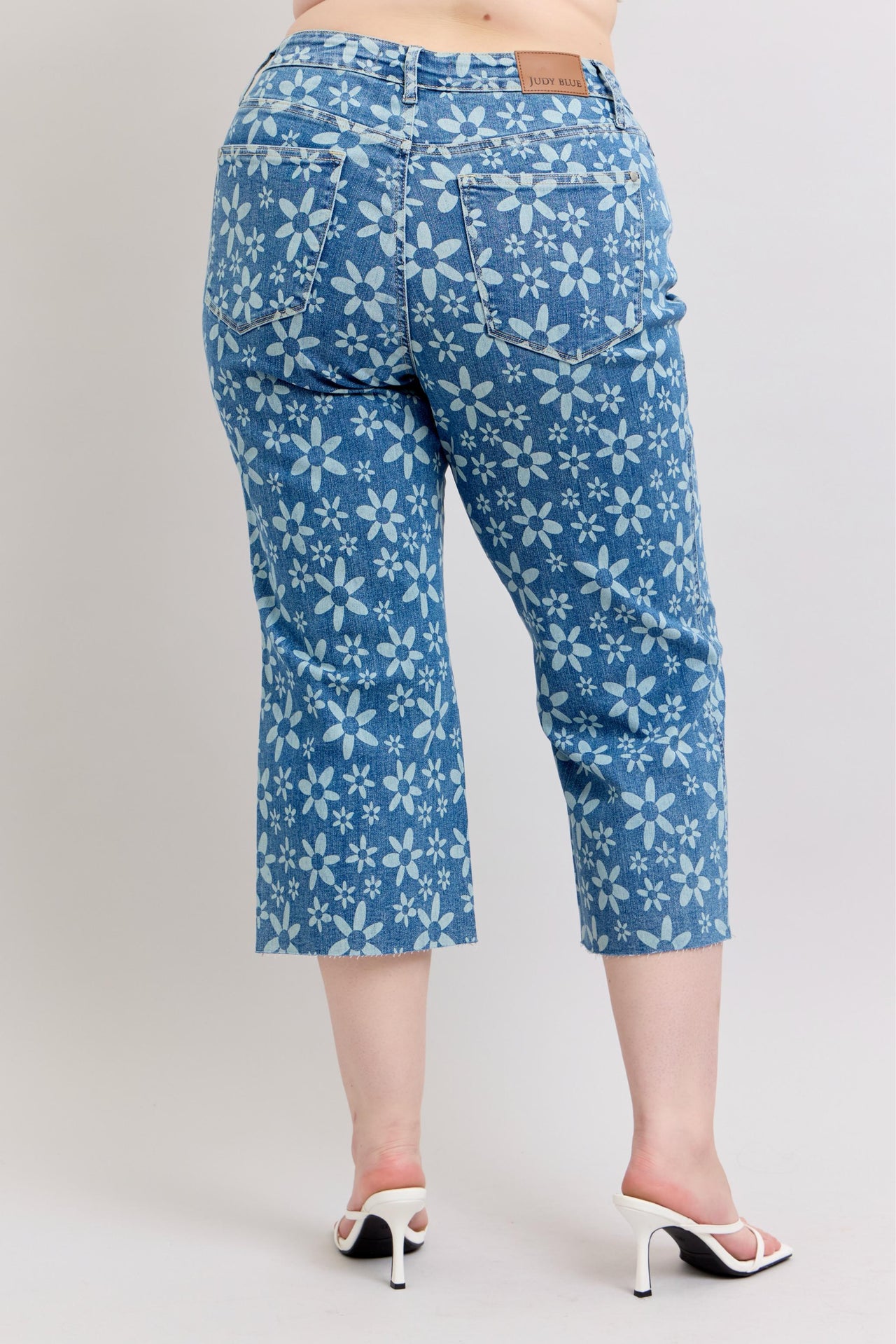 Judy Blue Daisy Cropped Jean Curvy