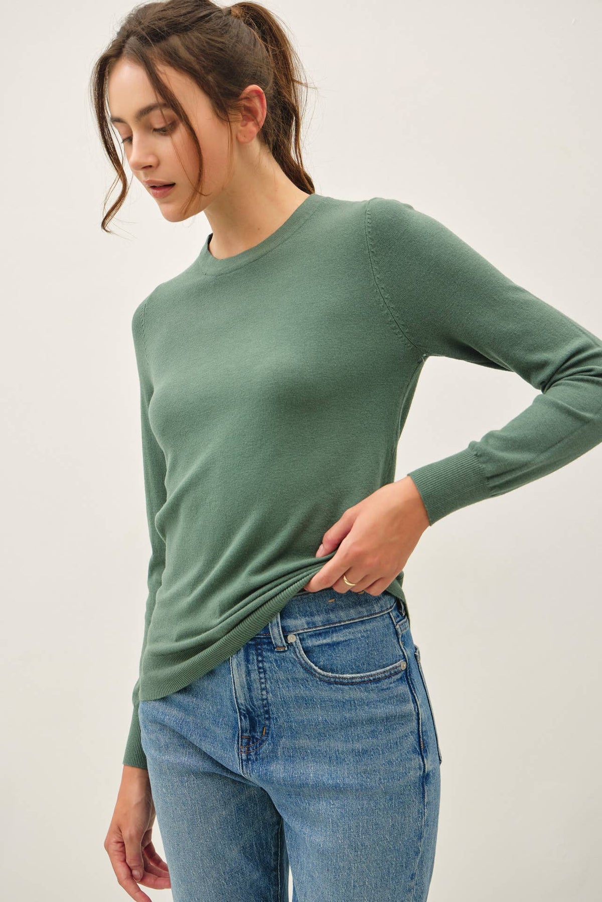 NEW COLOR-VISCOSE CREW NECK SOFT KNIT SWEATER